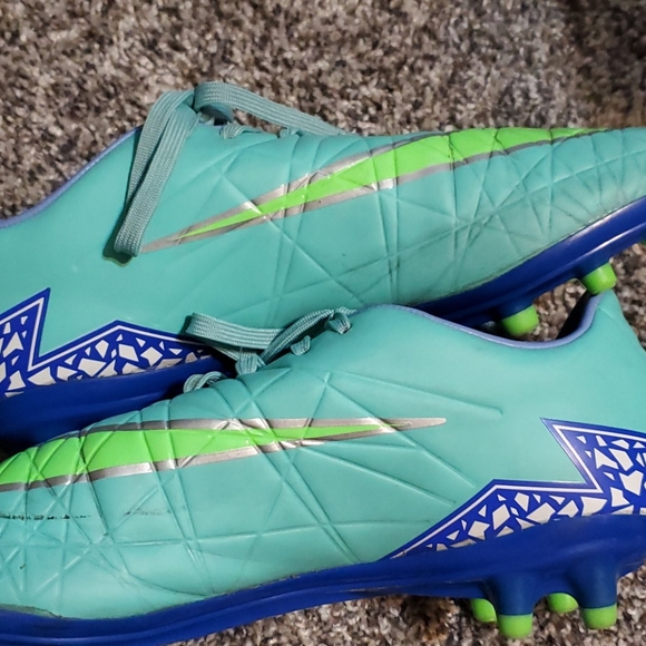 Nike soccer cleats - Picture 6 of 9